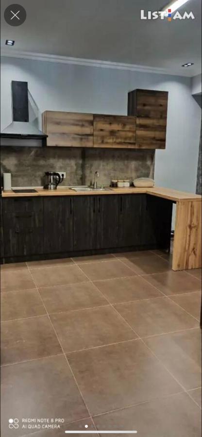 One Central Apartment Yerevan Bagian luar foto