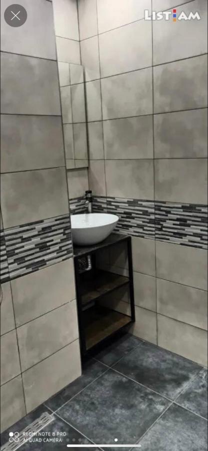 One Central Apartment Yerevan Bagian luar foto
