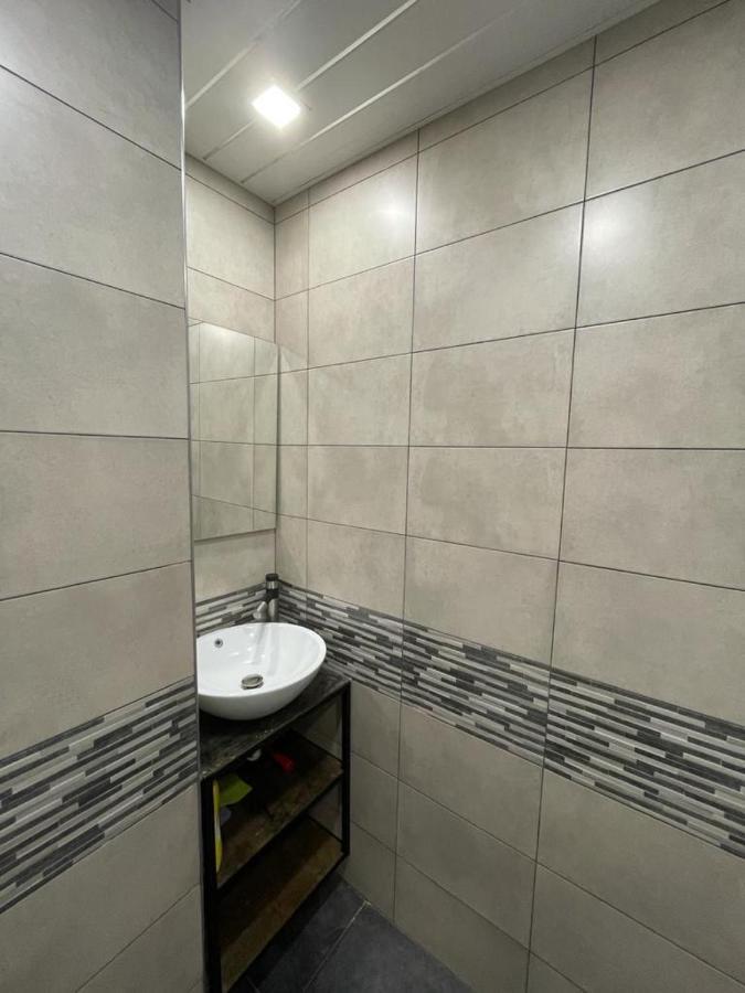 One Central Apartment Yerevan Bagian luar foto