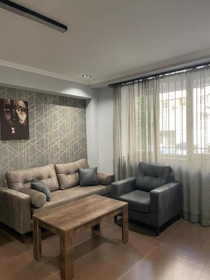 One Central Apartment Yerevan Bagian luar foto