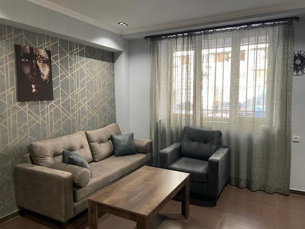 One Central Apartment Yerevan Bagian luar foto