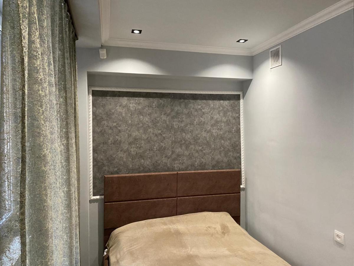 One Central Apartment Yerevan Bagian luar foto