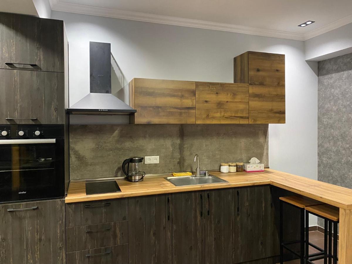 One Central Apartment Yerevan Bagian luar foto